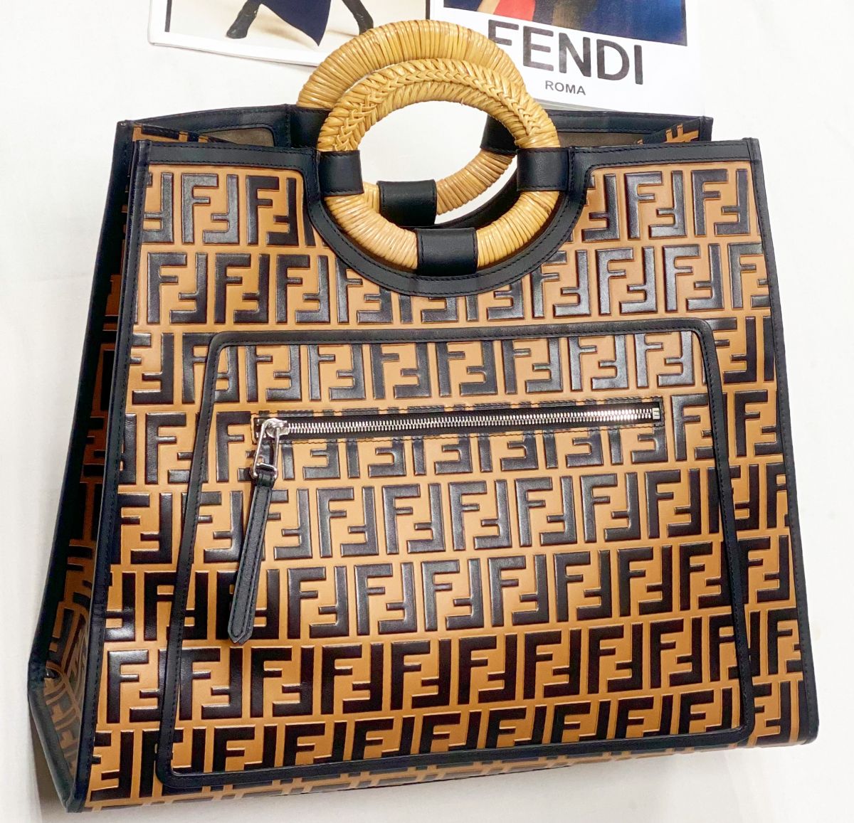 Сумка Fendi размер 45/37 цена 76 925 руб