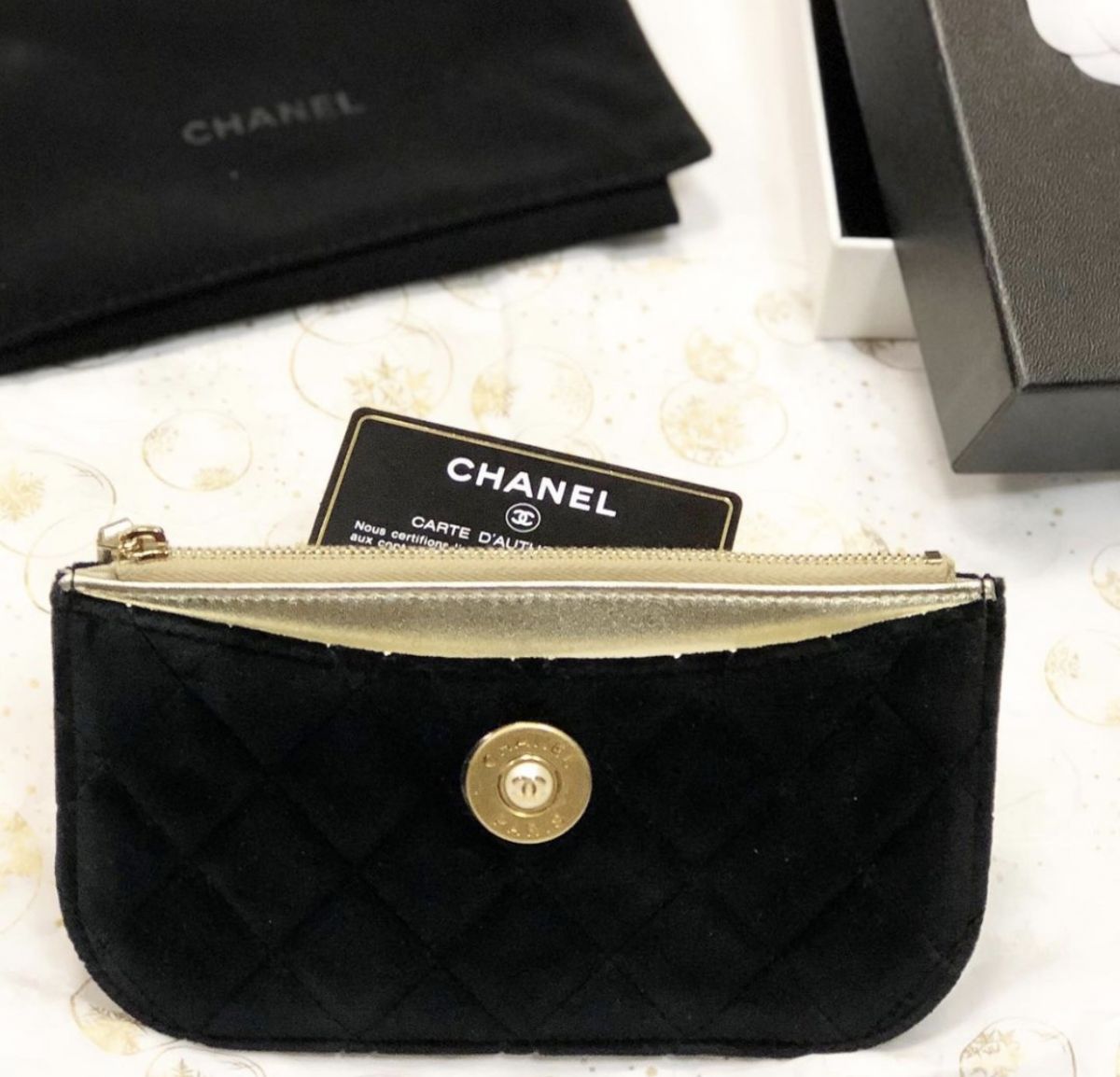 Кошелёк /бархат/ Chanel  цена 15 385 руб /новый карточки /