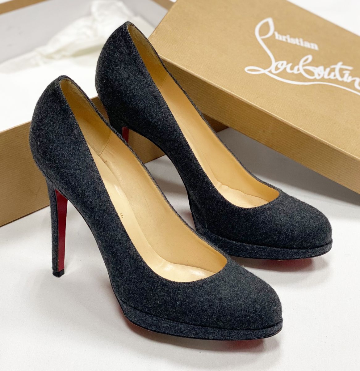 Туфли Louboutin размер 38.5 цена 4 616 руб
