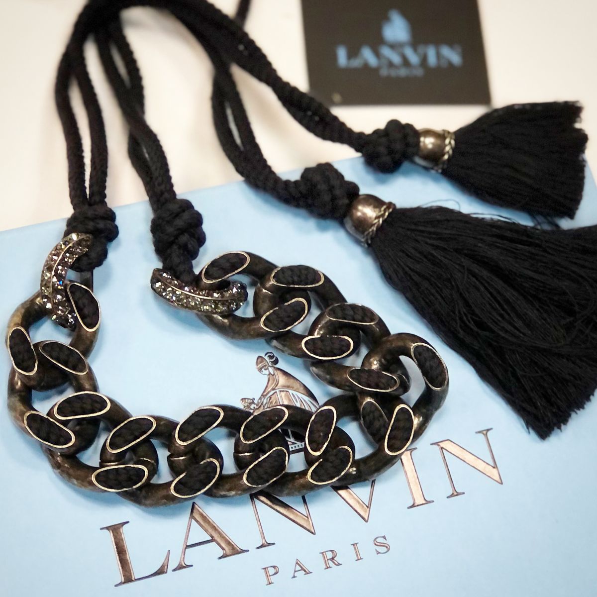 Колье Lanvin  цена 10 770 руб 