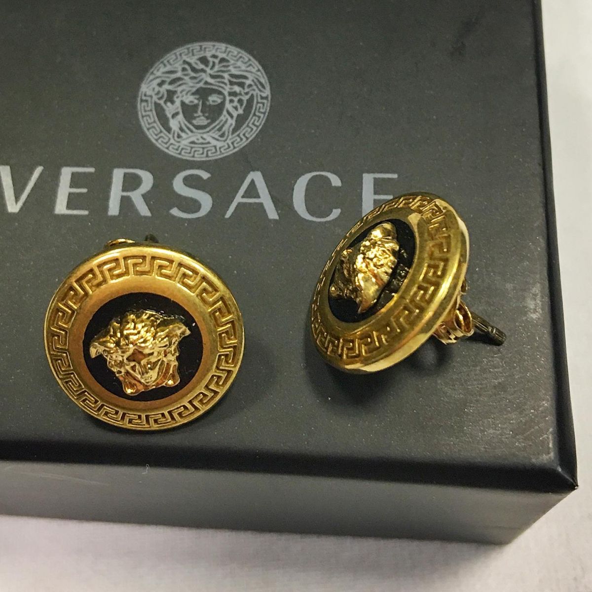 Пусеты Versace  цена 12 308 руб