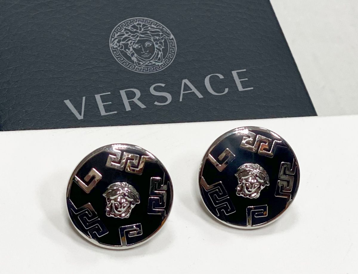 Серьги Versace цена 7 693 руб / упаковка / 