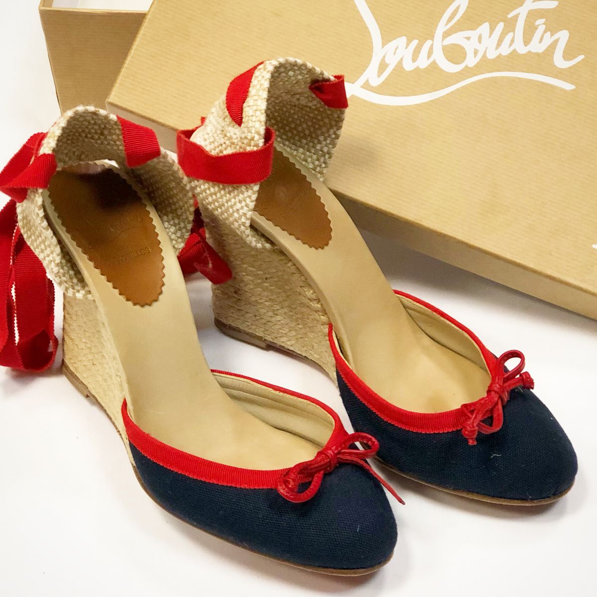 Босоножки Louboutin  размер 37 цена 4 616 руб 