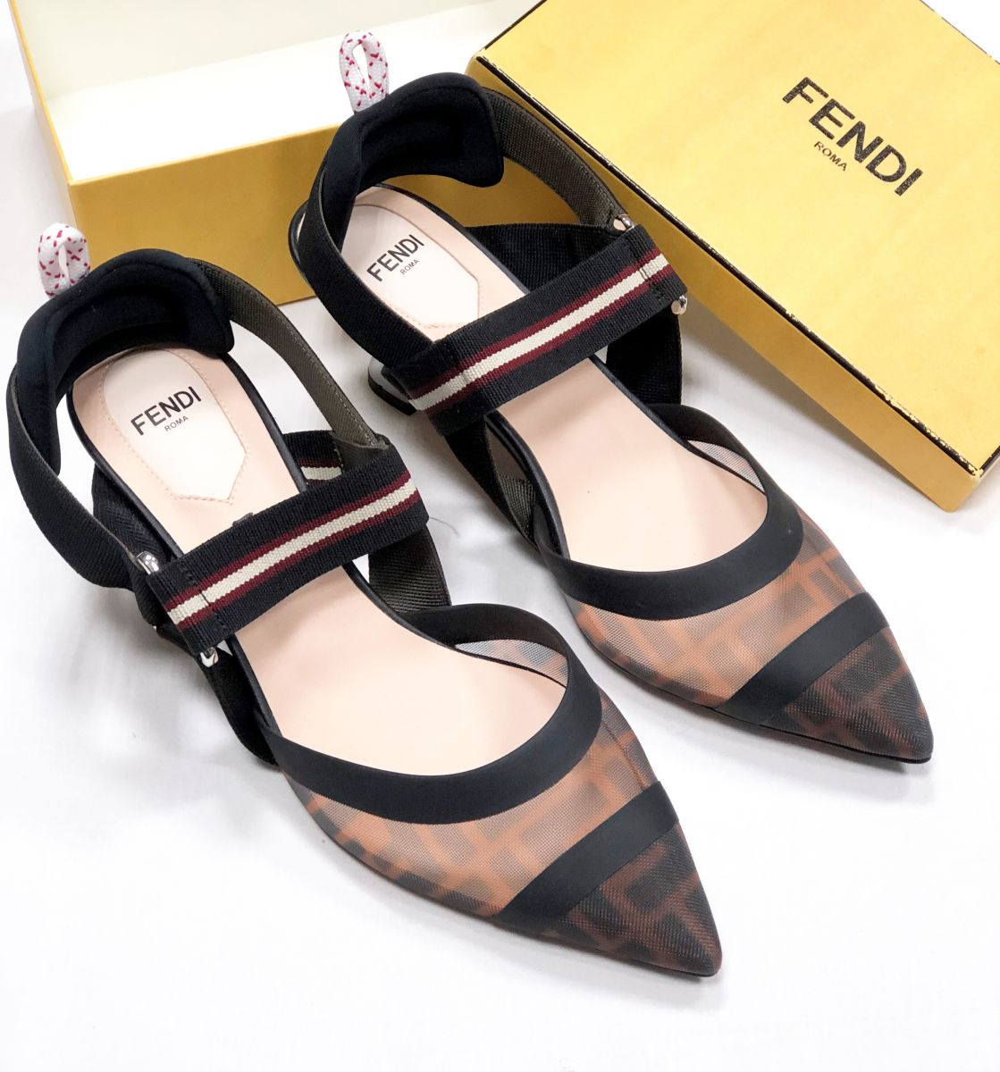 Босоножки Fendi размер 37.5 цена 30 770 руб 