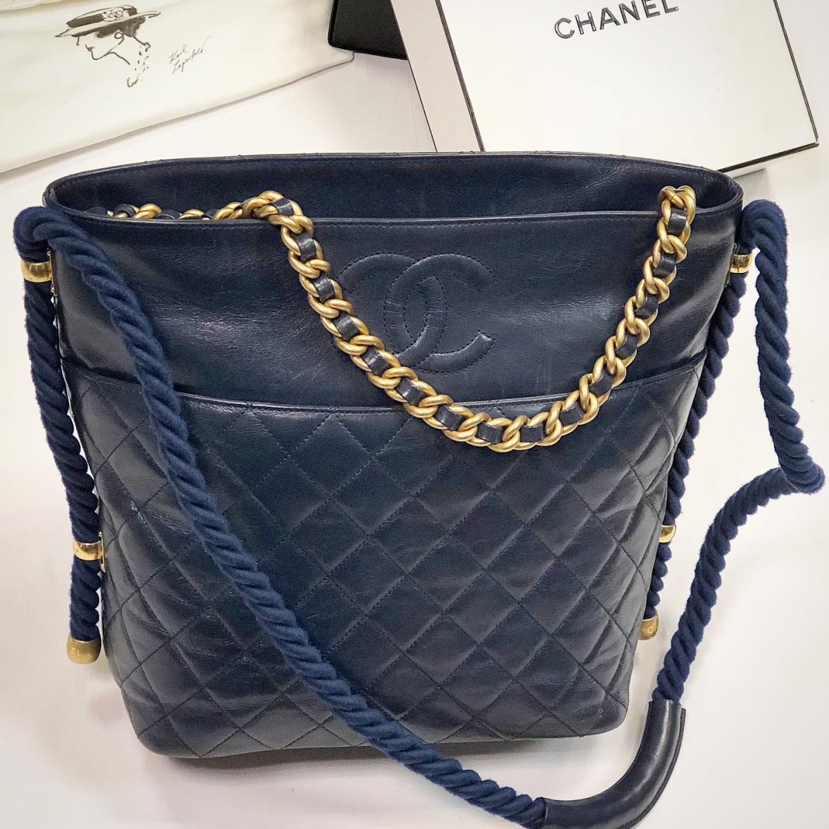 Сумка Chanel размер 25/30 цена 107 693 руб