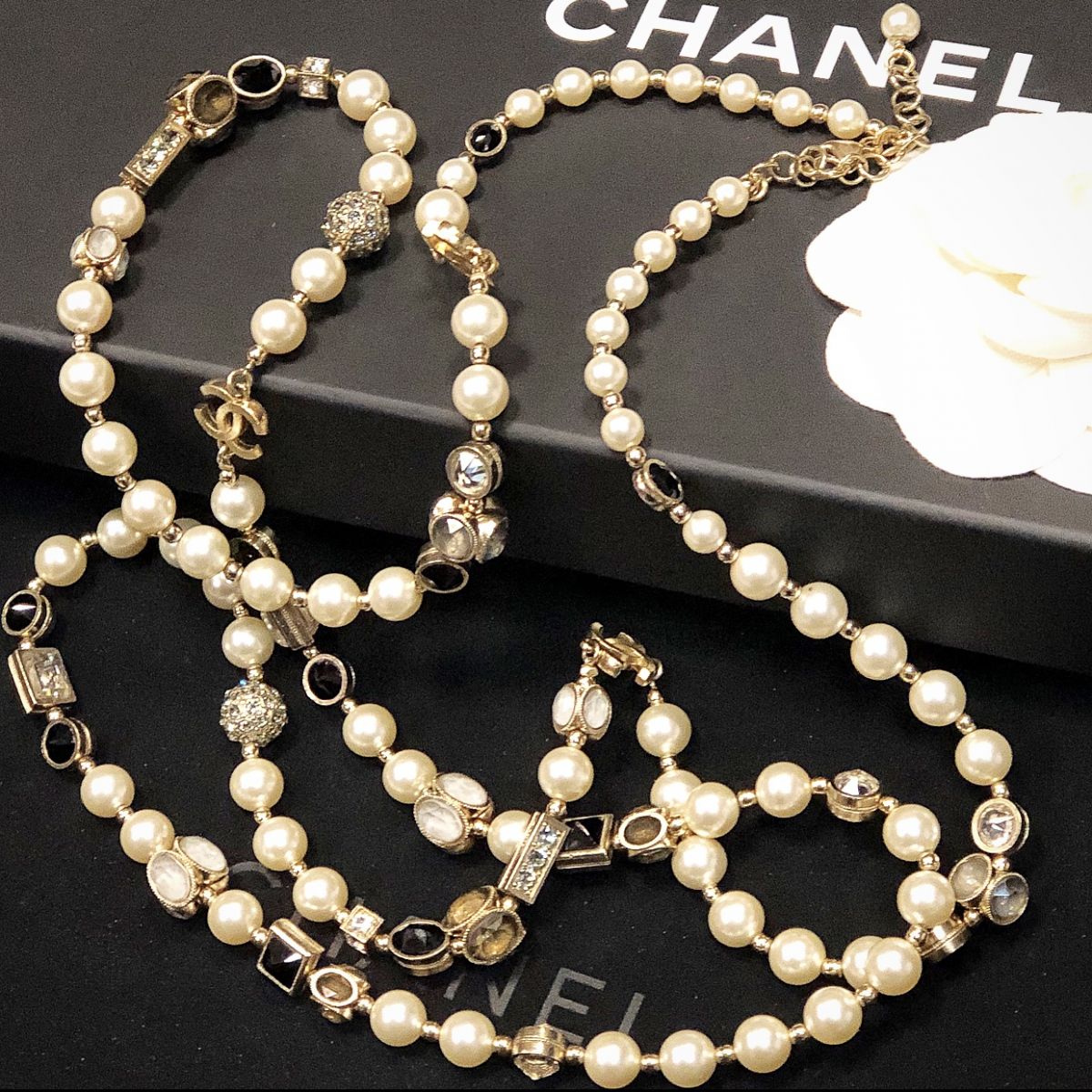 Бусы Chanel  цена 84 616 руб