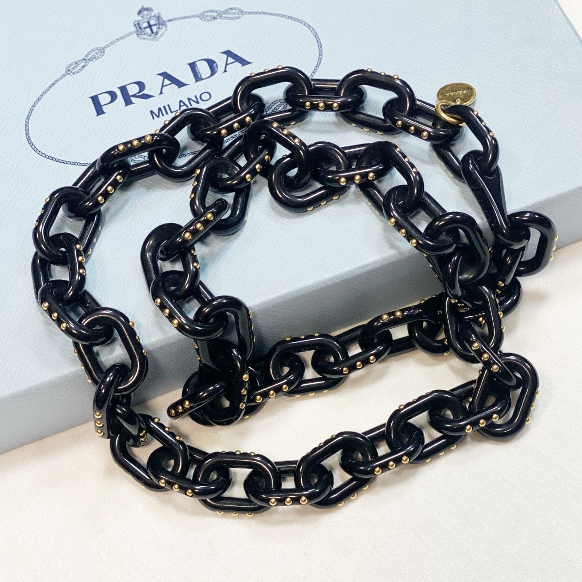 Бусы Prada цена 6 154 руб 