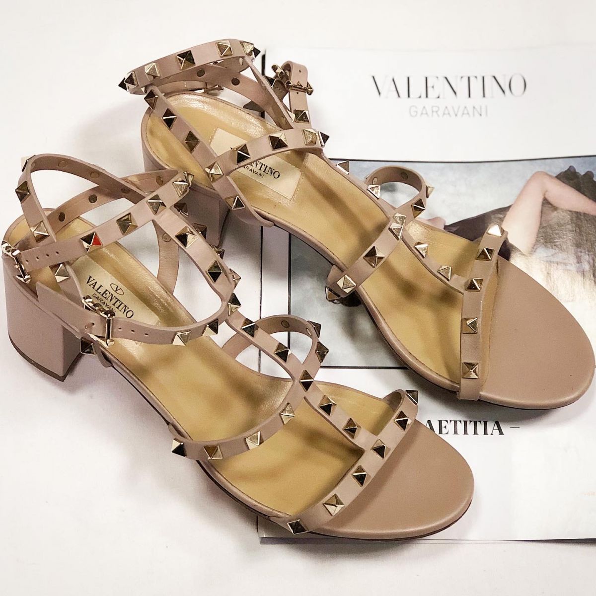 Босоножки Valentino размер 41.5 цена 15 385 руб