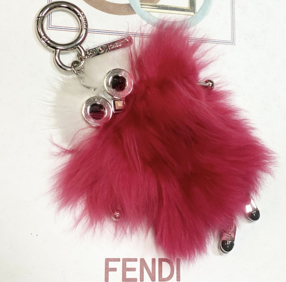 Брелок Fendi цена 10 770 руб