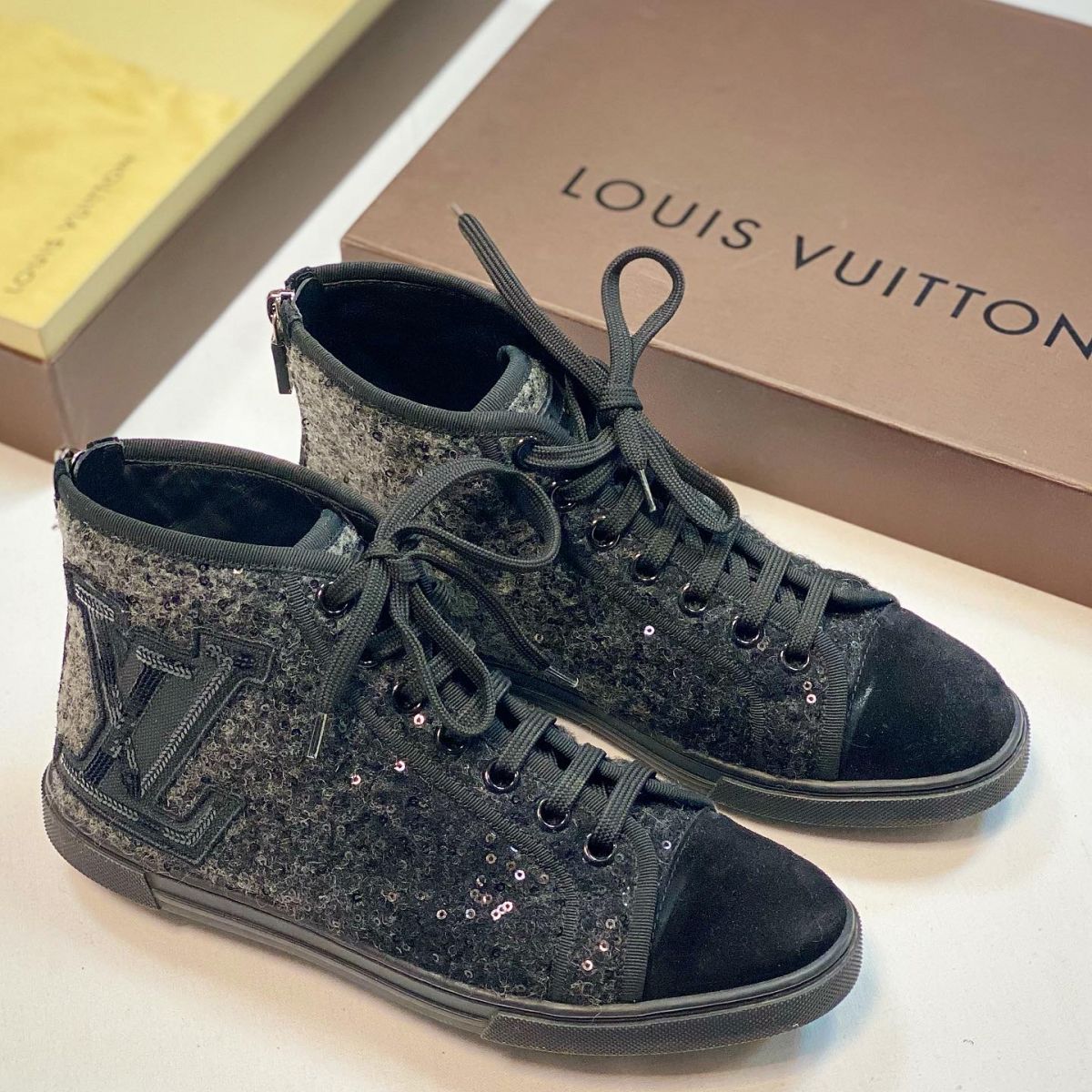 Кеды Louis Vuitton размер 38 цена 15 385 руб 