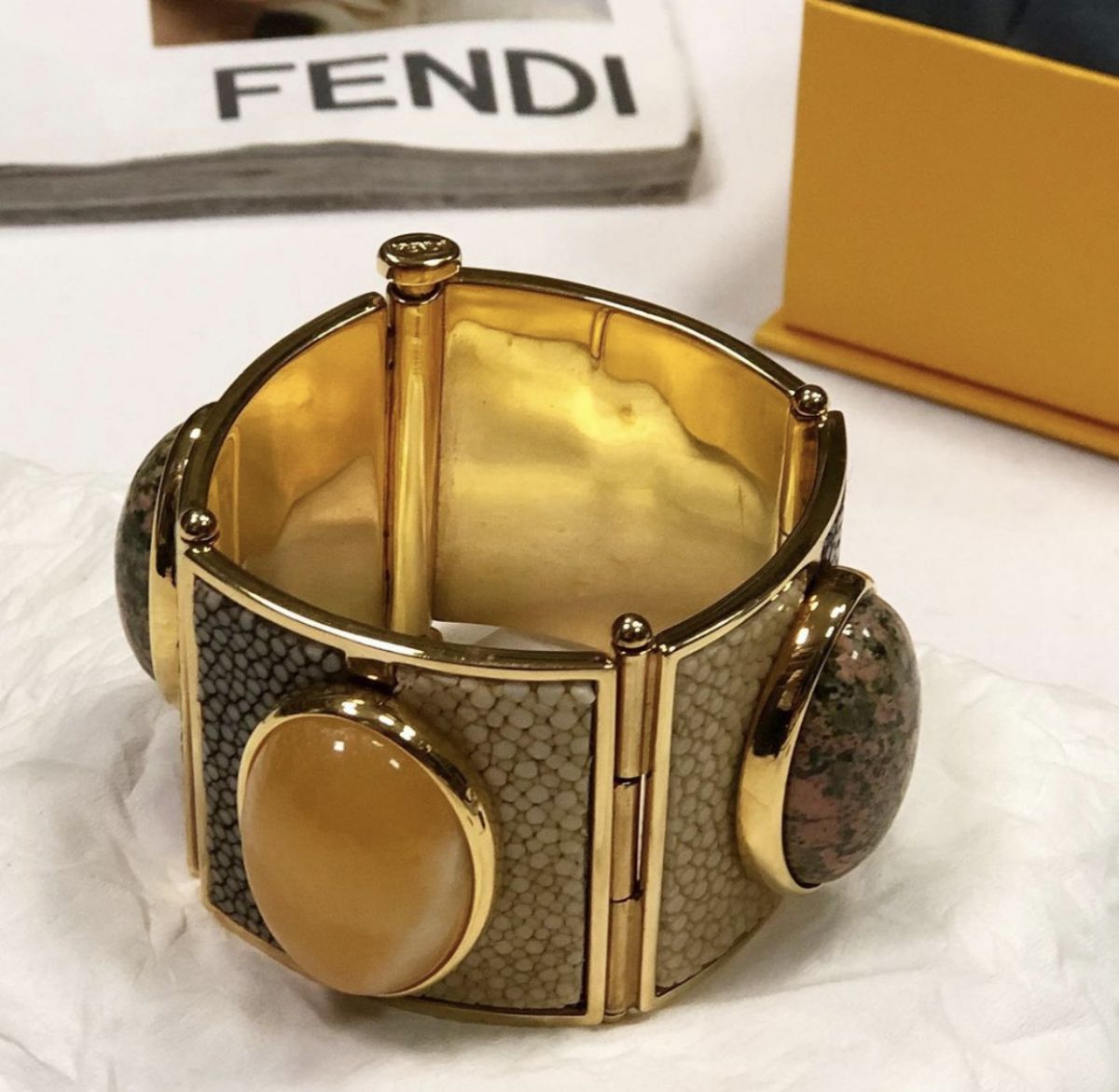 Браслет Fendi цена 7 693 руб /упаковка/