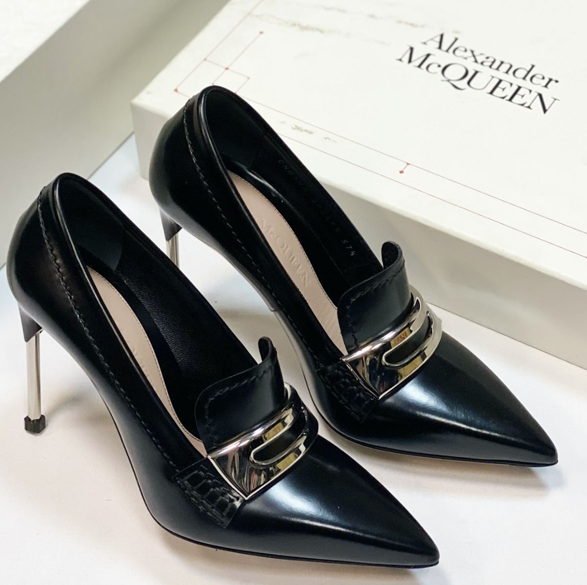 Туфли Alexander McQueen размер 37.5 цена 10 770 руб / новые / 