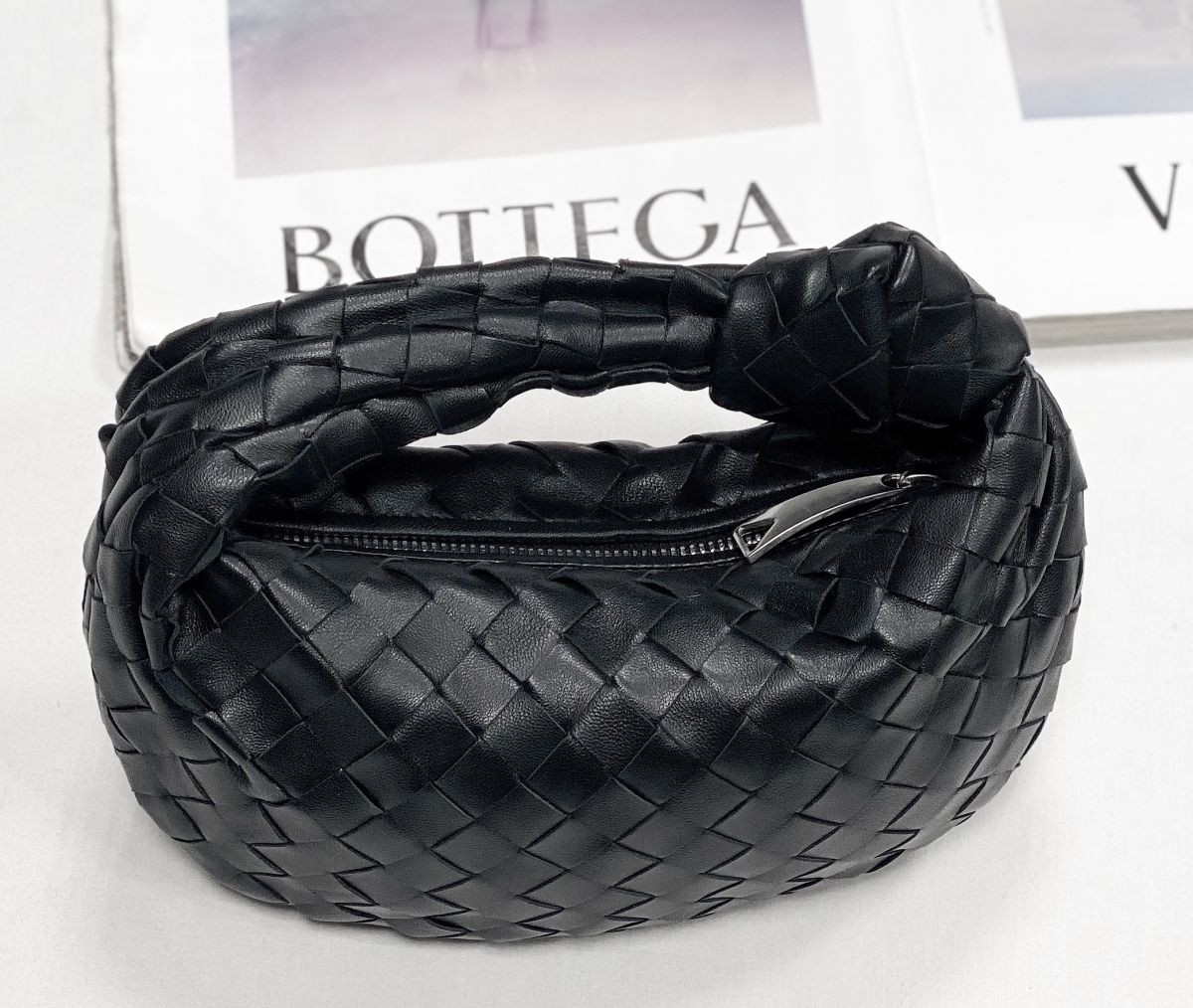 Сумочка Bottega Veneta размер 25/15 цена 123 080 руб 