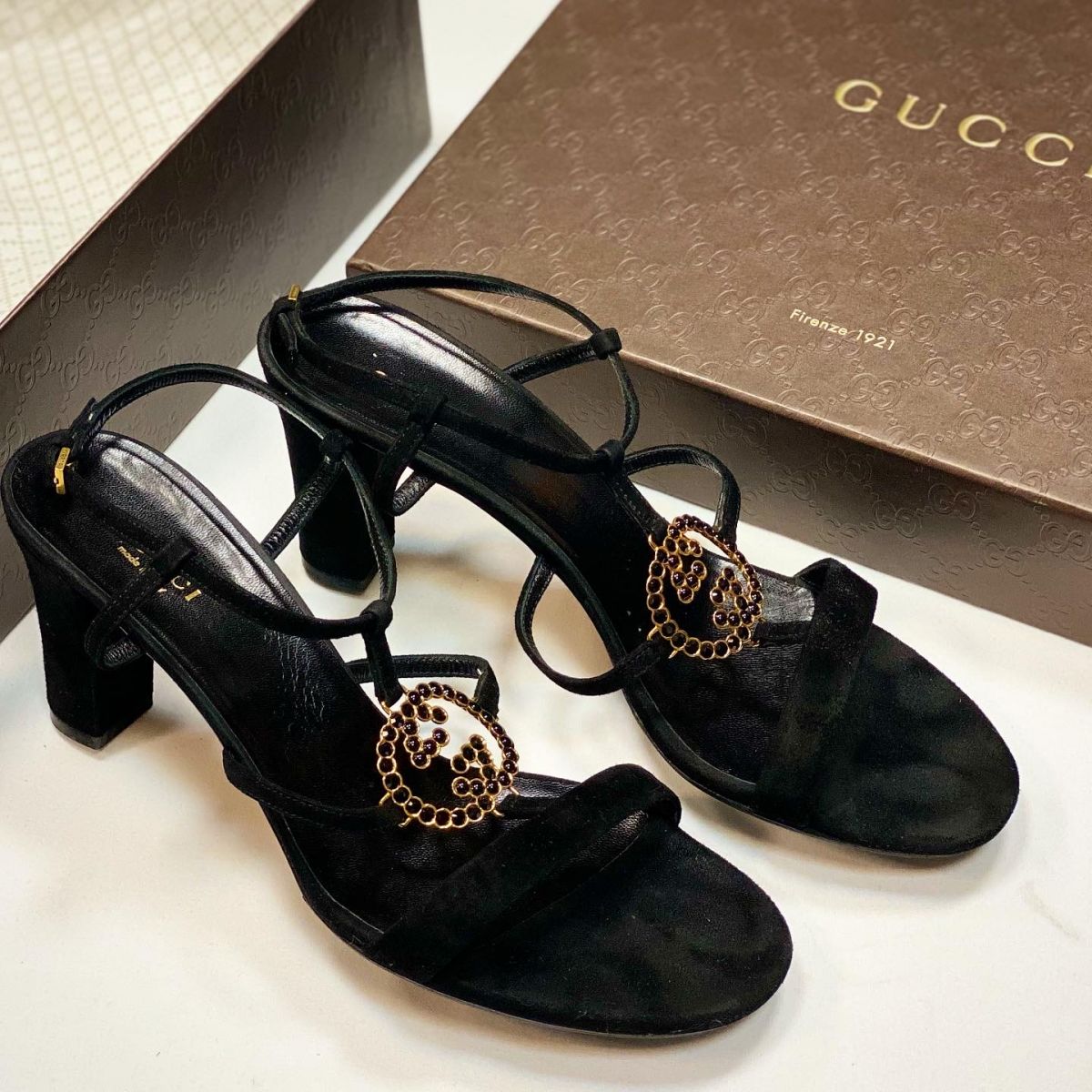 Босоножки Gucci размер 39 цена 15 385 руб 