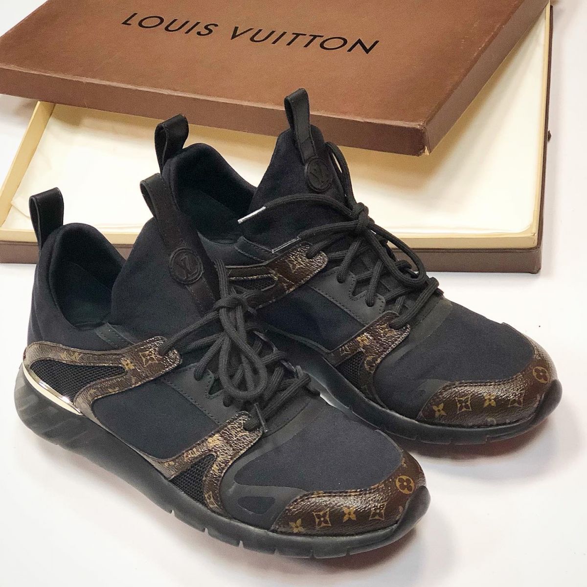 Кроссовки Louis Vuitton  размер 39 цена 23 078 руб 