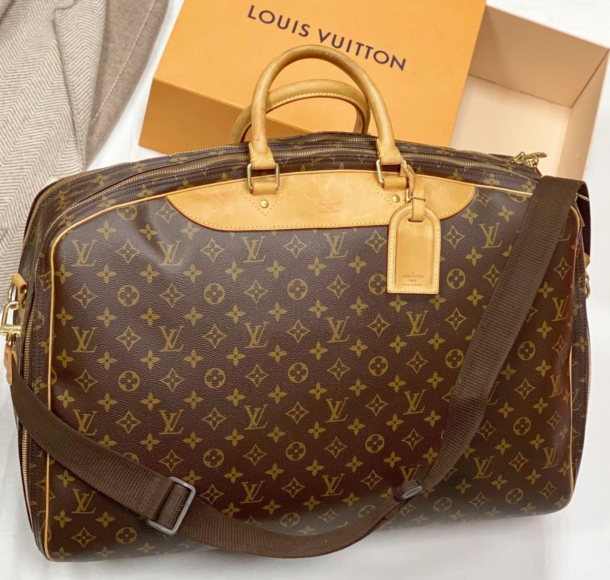 Сумка / дорожная / Louis Vuitton размер 55/35 цена 107 693 руб 