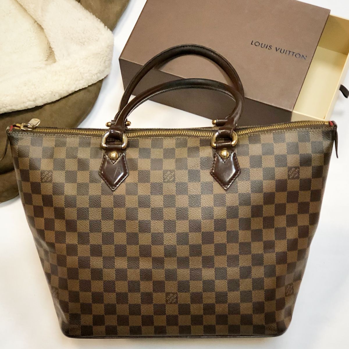 Сумка Louis Vuitton  размер 40/27 цена 30 770 руб 