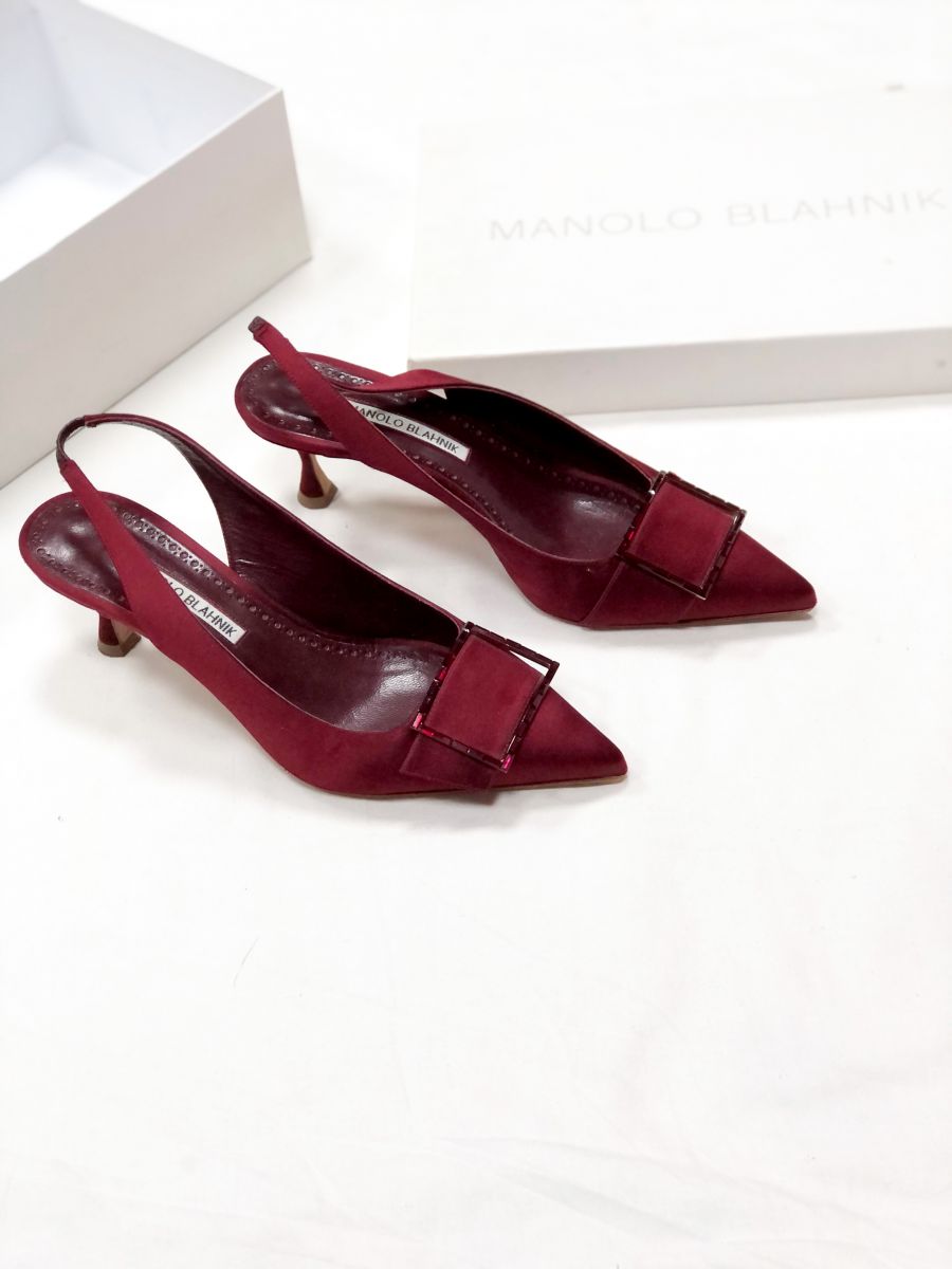 Туфли MANOLO BLAHNIK
Размер 39 цена 23 078 руб