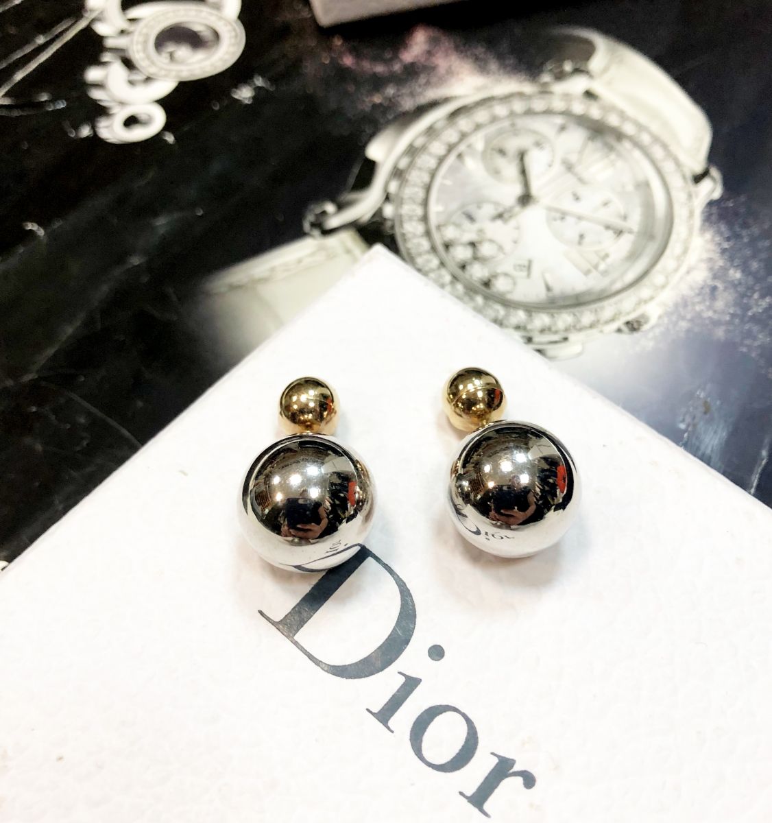 Серьги DIOR цена 15 385 руб