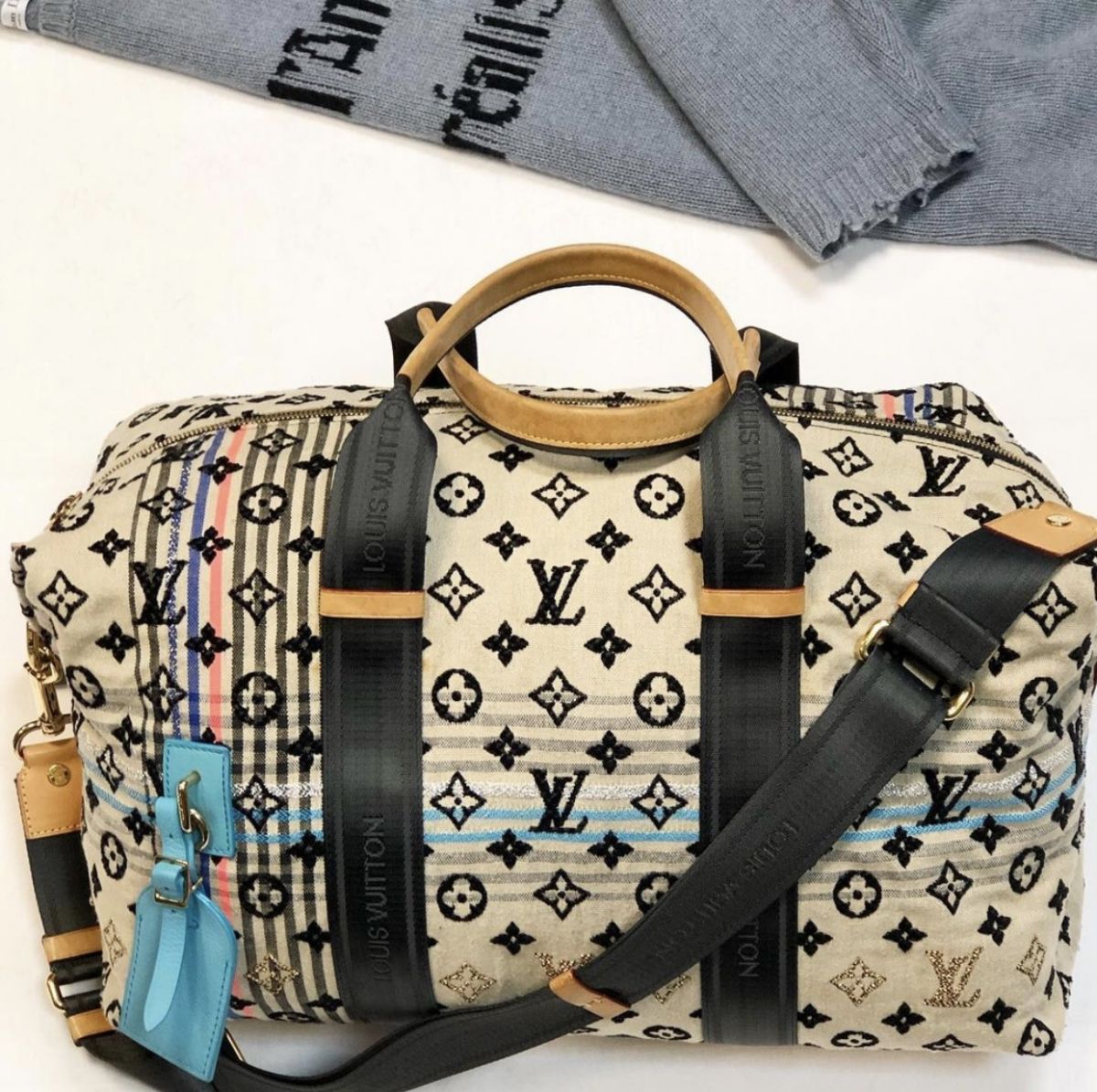 Сумка Louis Vuitton размер 40/30 цена 61 540 руб