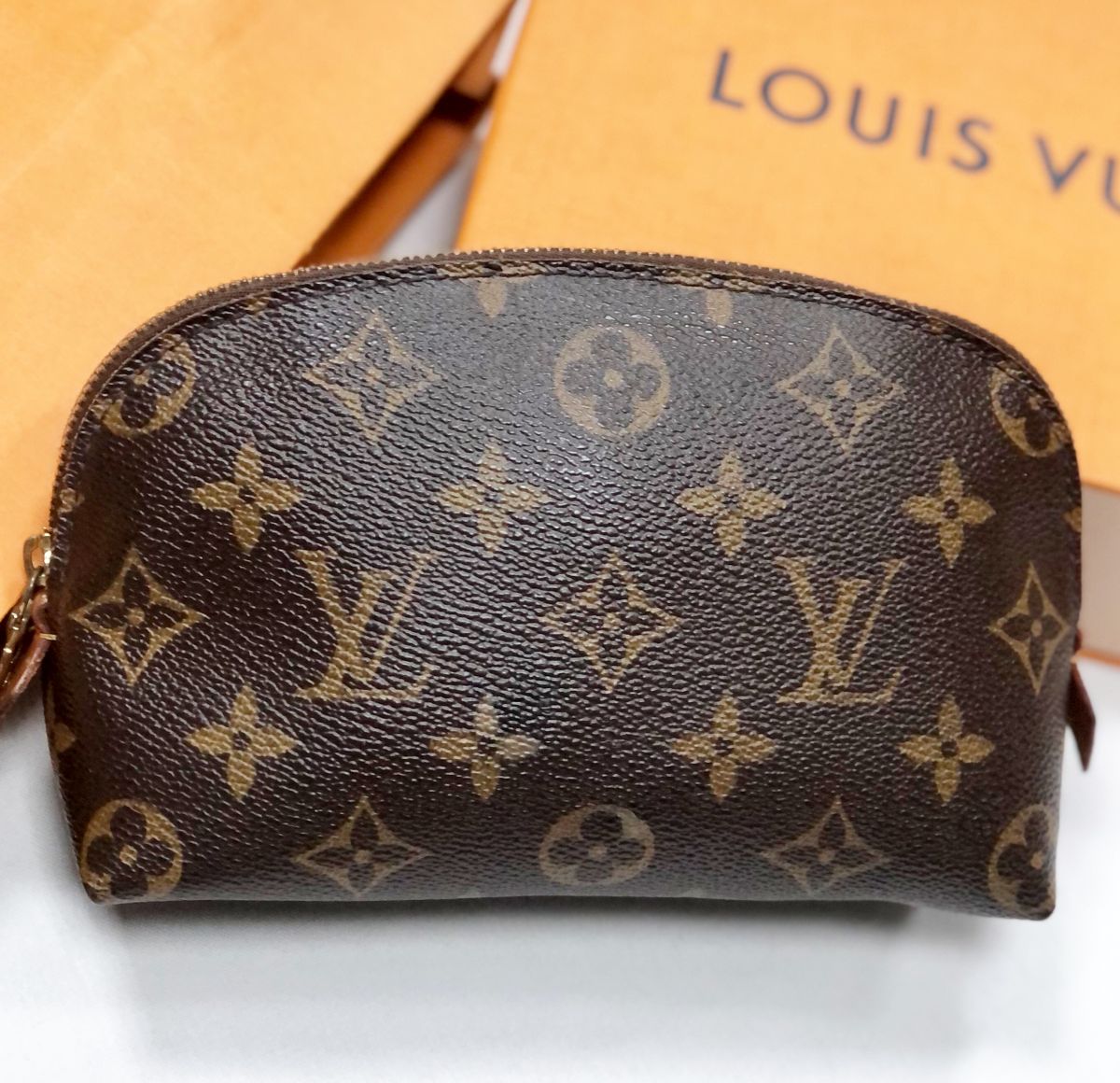 Косметичка Louis Vuitton цена 23 463 руб