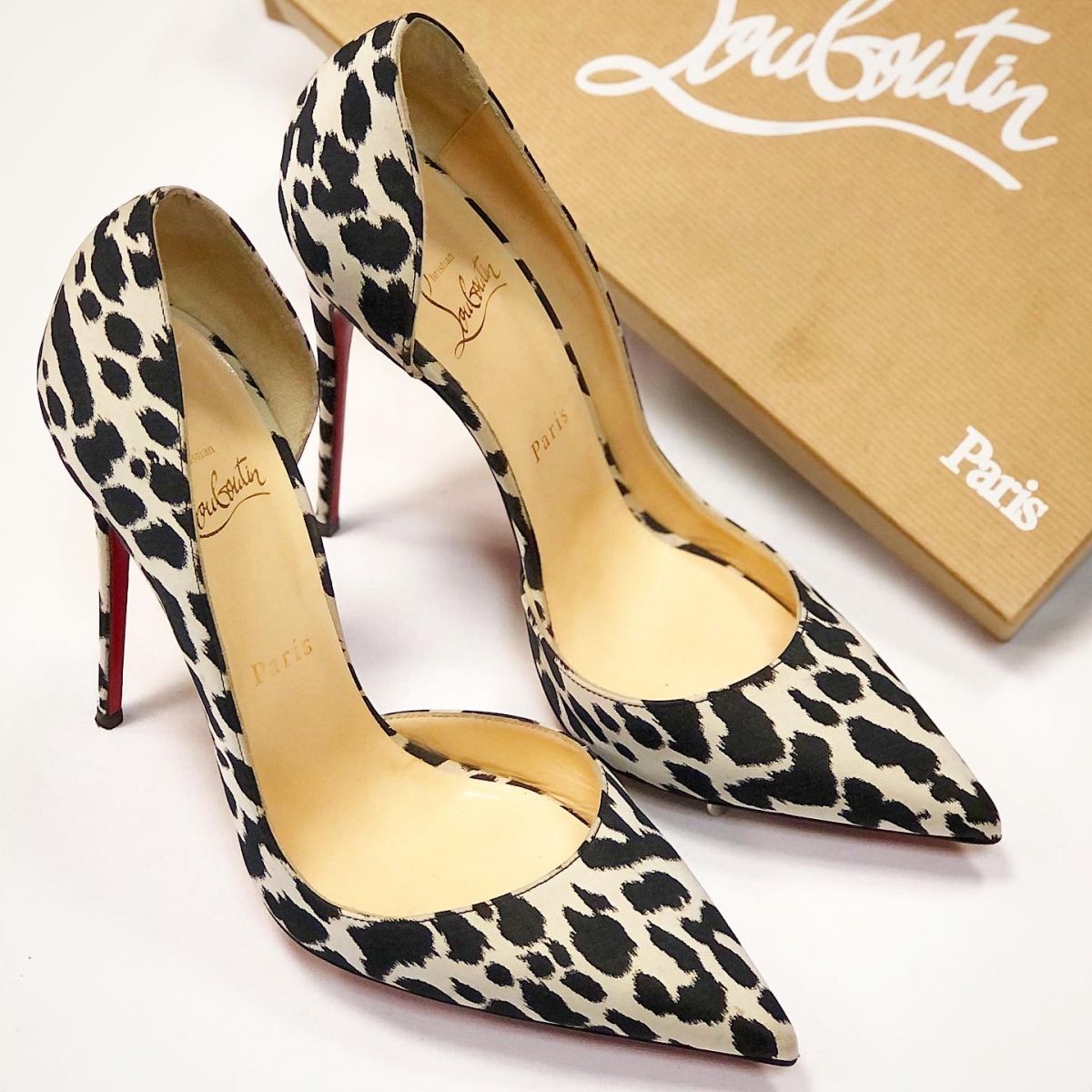 Туфли Louboutin  размер 40 цена 15 385 руб 