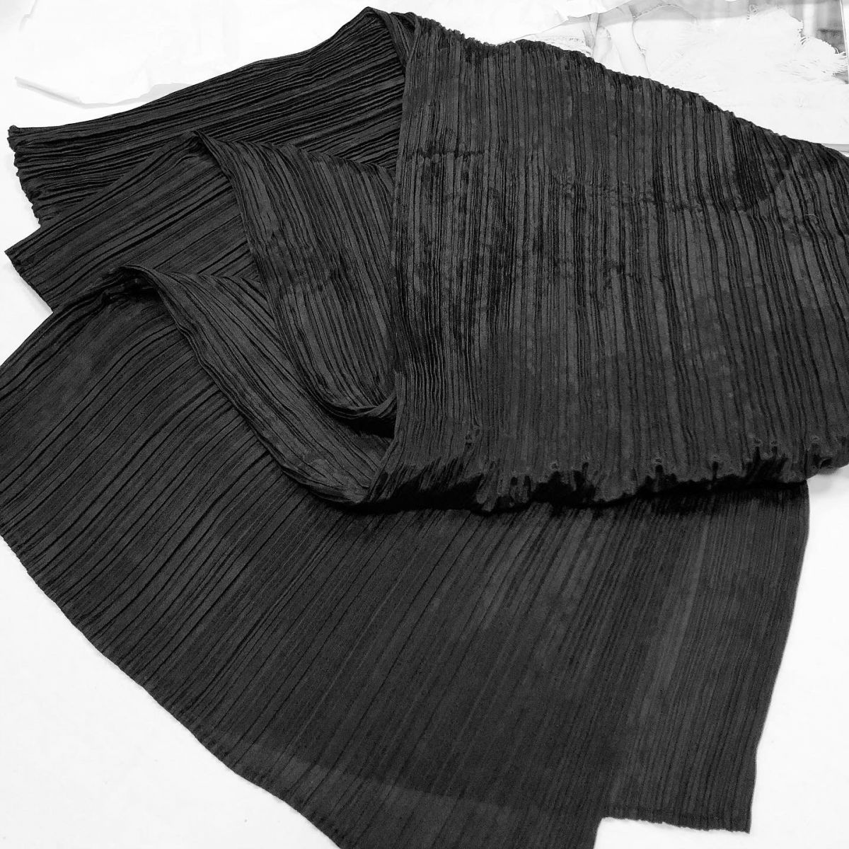 Палантин - мантия / шёлк / Pleats Please Issey Miyake  цена 23 078 руб 