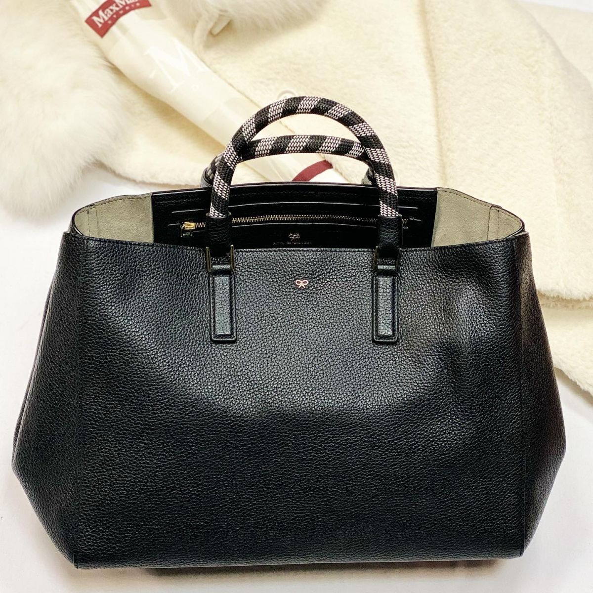 Сумка Anya Hindmarch размер 35/25 цена 38 463 руб 