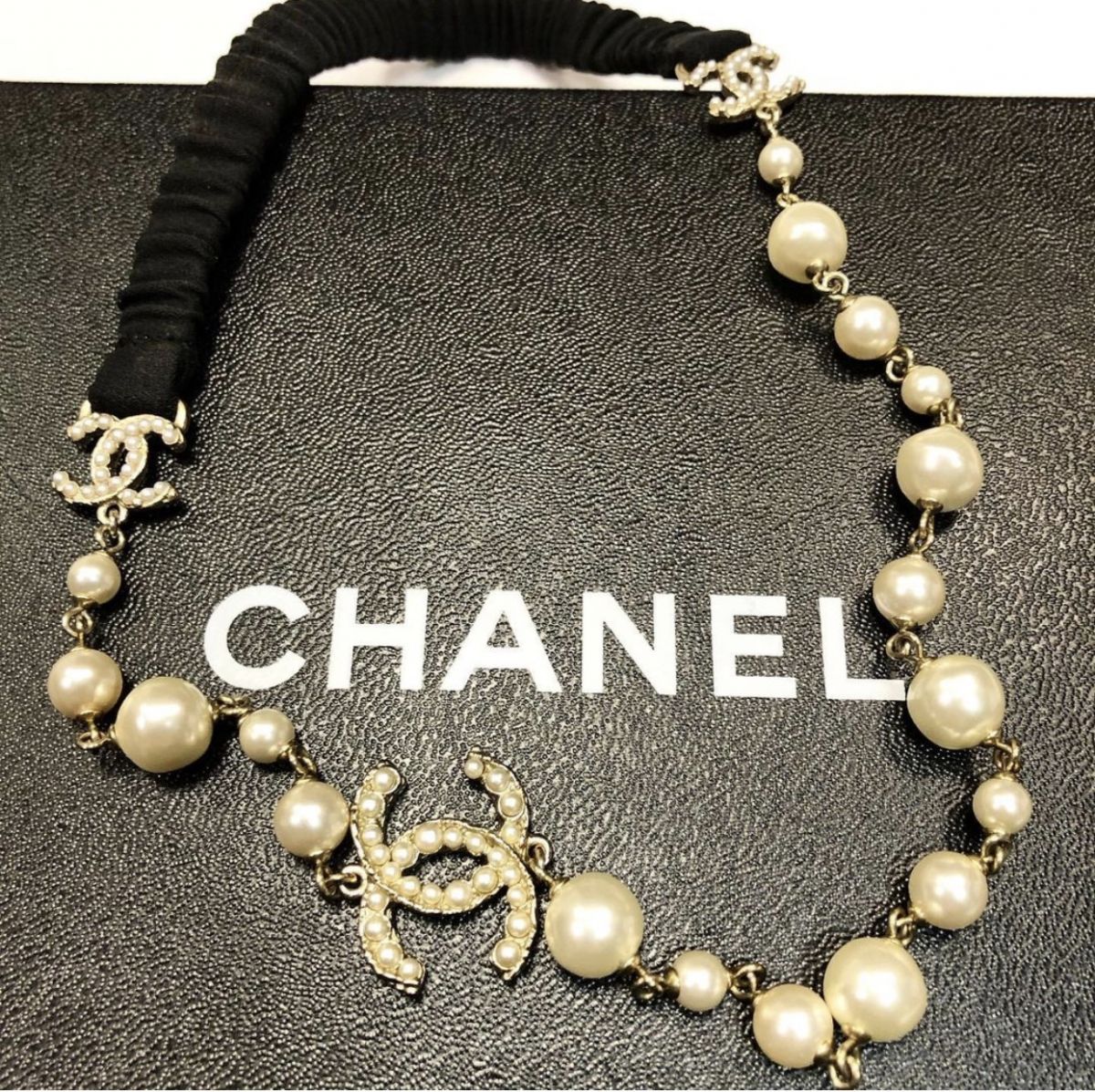 Ободок Chanel цена 15 385 руб 