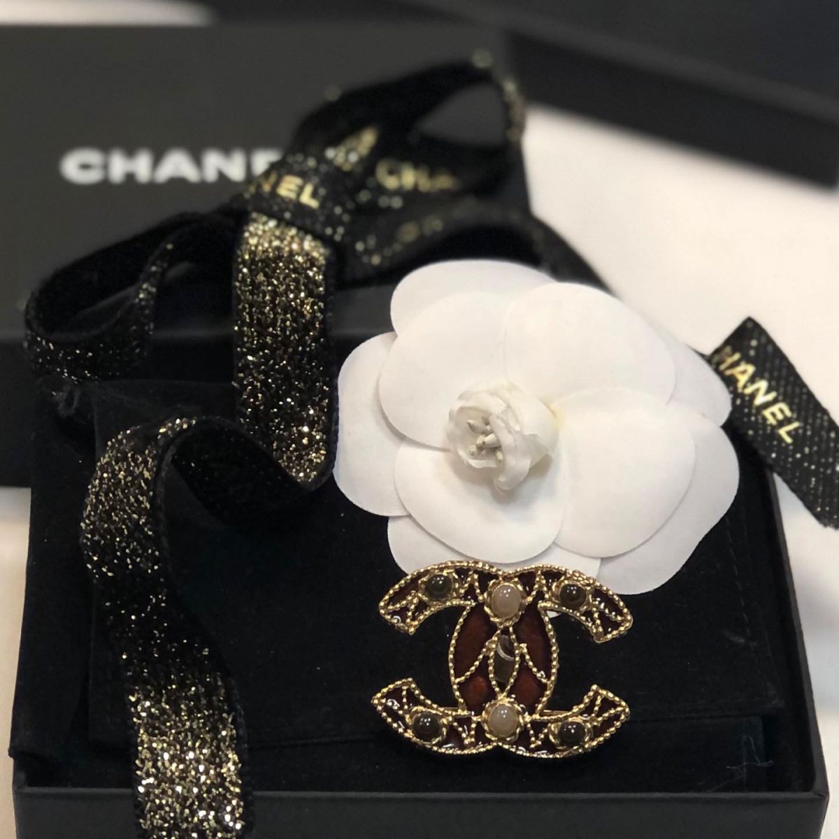 Брошка Chanel  цена 30 770 руб 