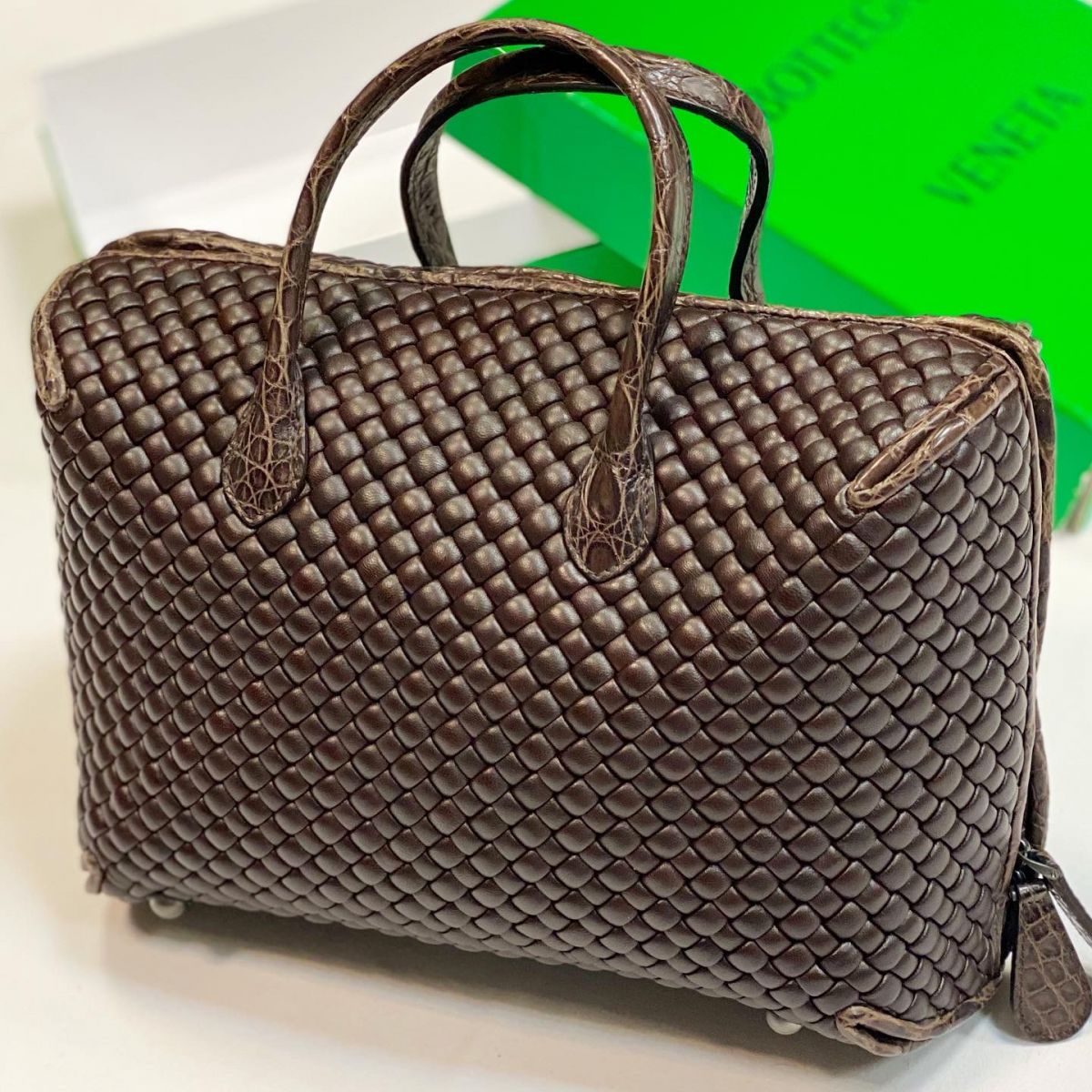 Сумка/отделка крокодил/ Bottega Veneta размер 30/23 цена 92 310 руб 