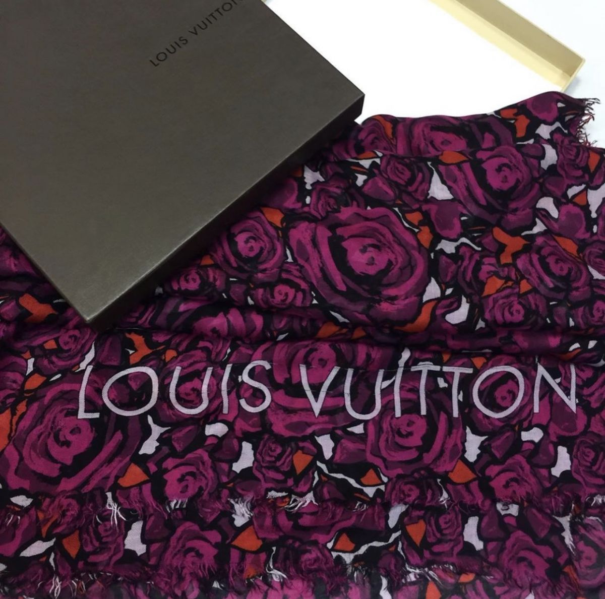 Палантин LouisVuitton цена 12 308 руб