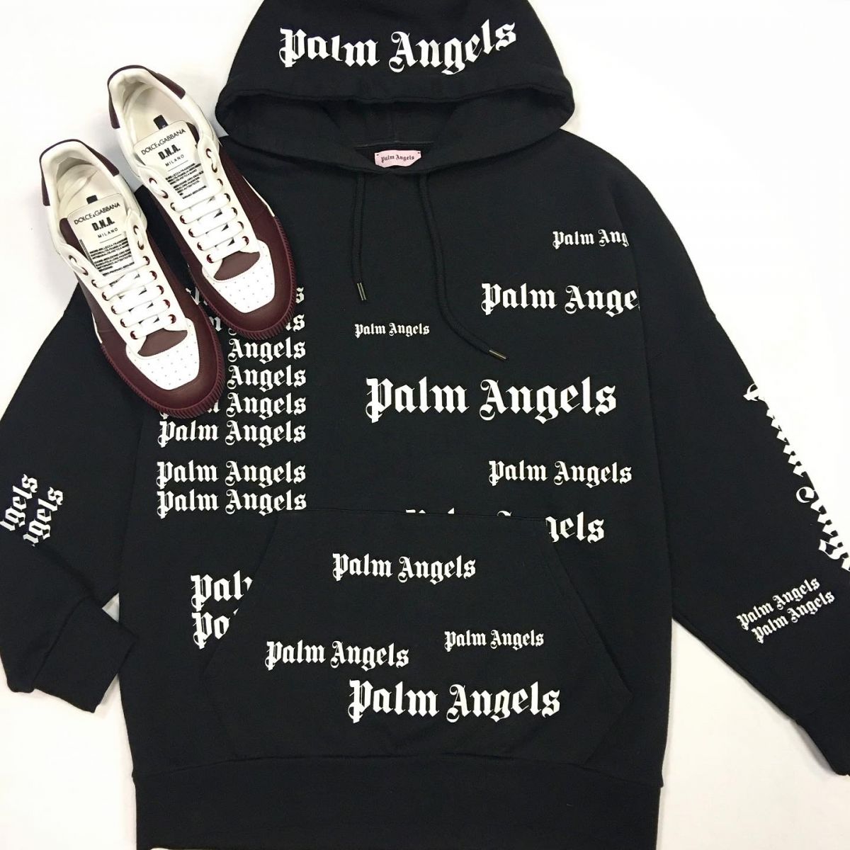 Худи palm angels размер XL цена 15 385 руб Кроссовки Dolce Gabbana размер 45 цена 30 770 ру