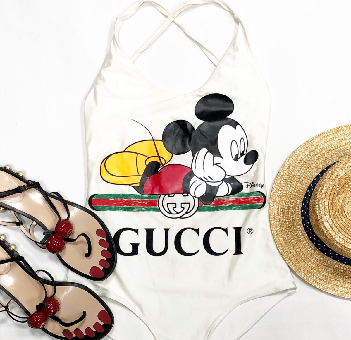 Купальник Gucci размер S цена 15 385 рубБосоножки Gucci размер 38 цена 23 078 руб