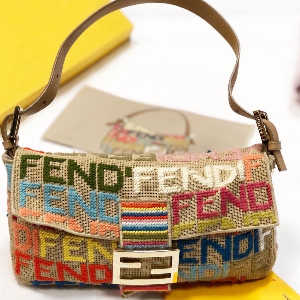 Сумка fendi 