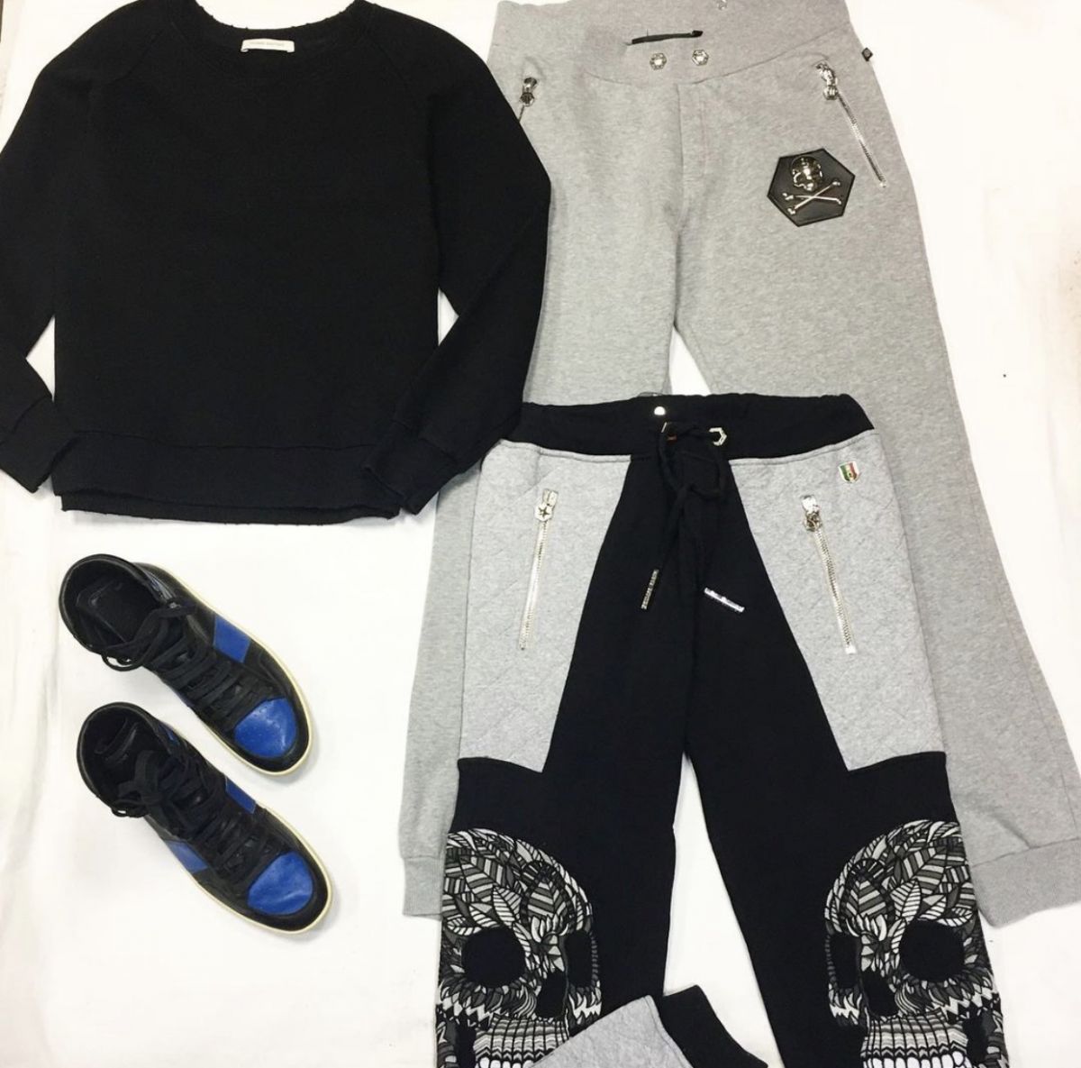 Толстовка Pierre Balmain  размер 48 цена 4 616 руб Брюки Philipp Plein  размер М/L цена 9 231 руб / 10 770 руб