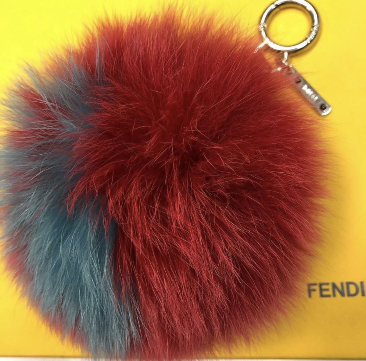 Брелок Fendi цена 9 231 руб