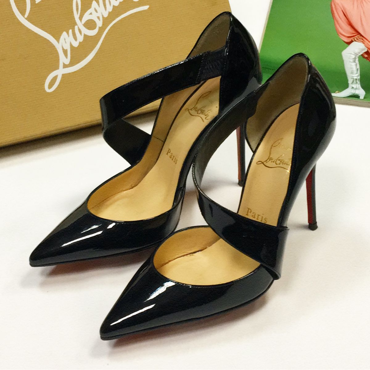 Туфли LOUBOUTIN  размер 37 цена 15 385 руб 