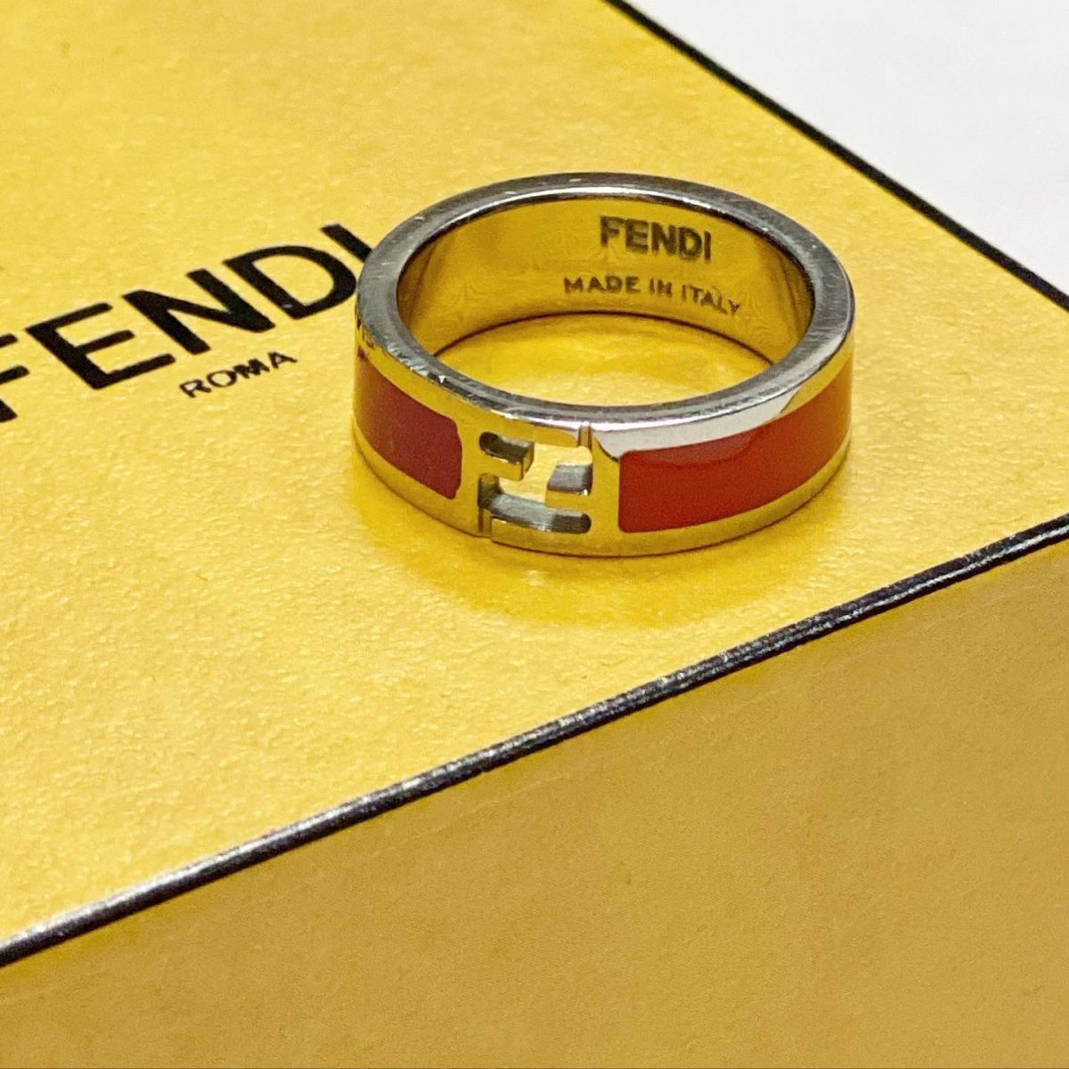 Кольцо Fendi цена 10 770 руб/в коробке/ 