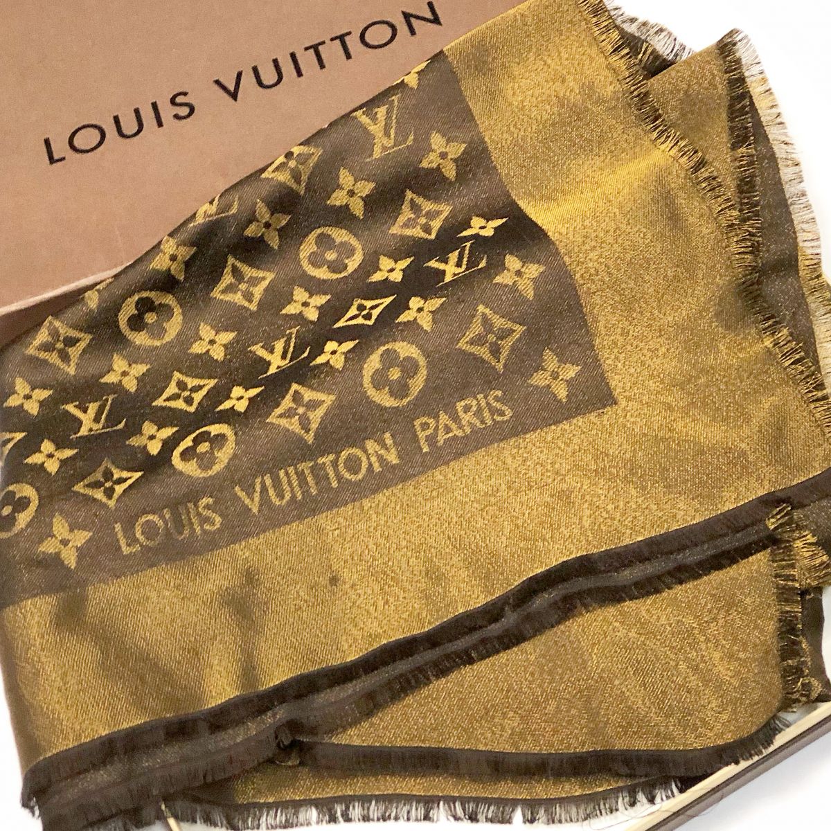 Палантин / шёлк / шерсть / люрекс / Louis Vuitton  размер 140/140 цена 13 847 руб 