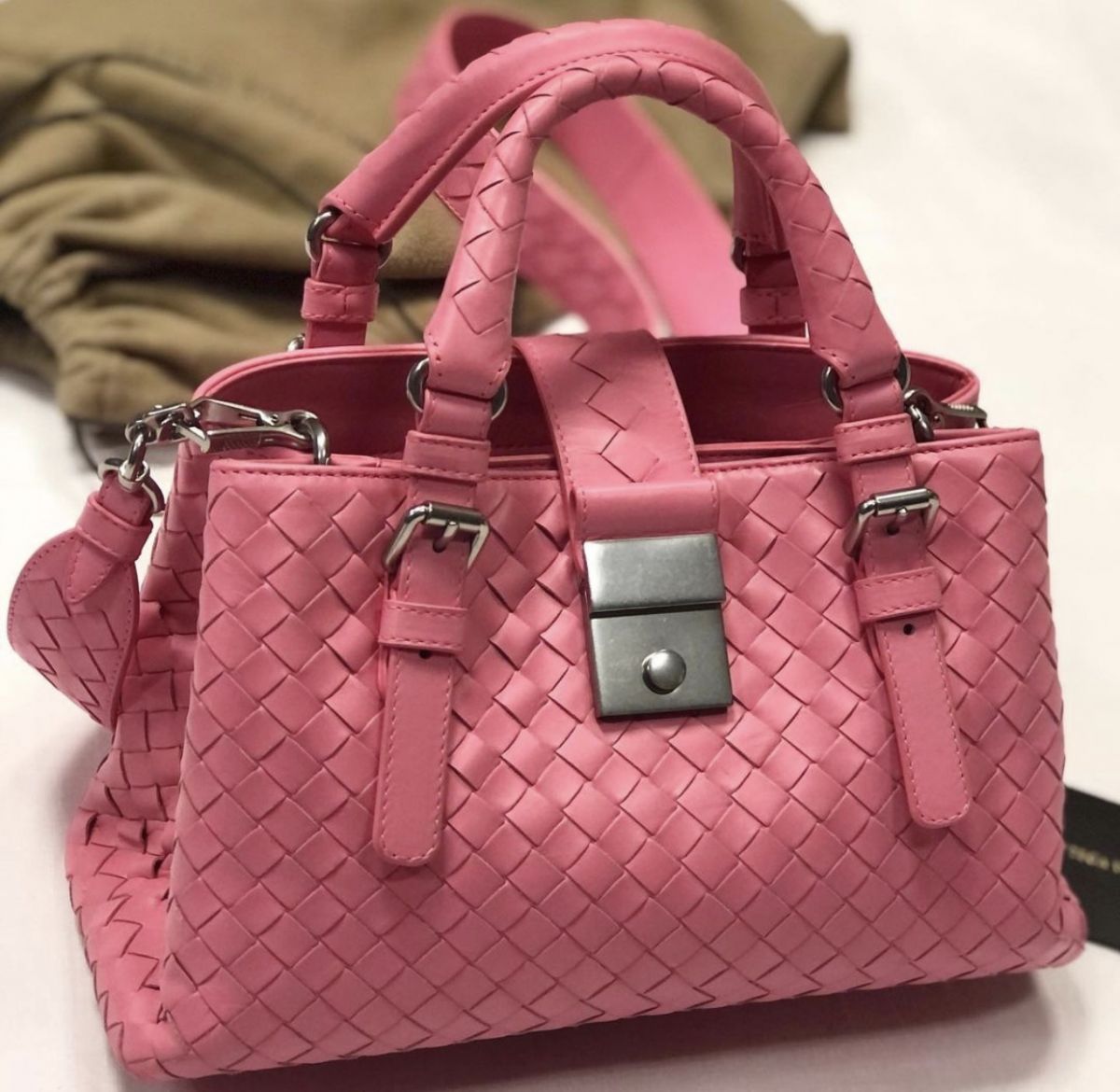 Сумочка Bottega Veneta размер 22/15 цена 61 540 руб 