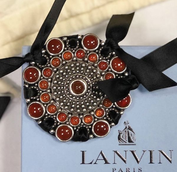 Брошка Lanvin 