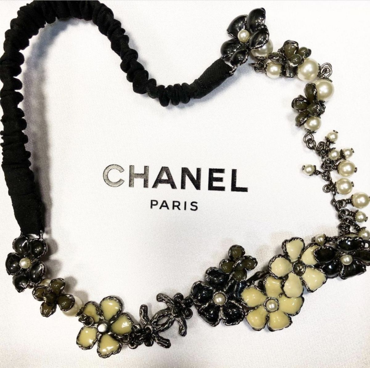 Ободок Chanel цена 15 385 руб