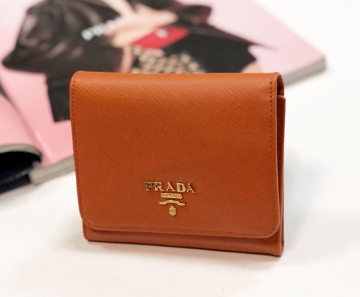 Кошелек Prada цена 9 231 руб 