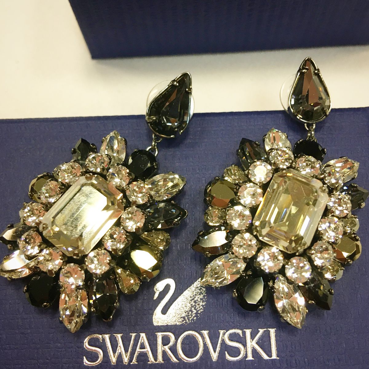 Серьги Swarovski Shouruk  цена 3 077 руб 