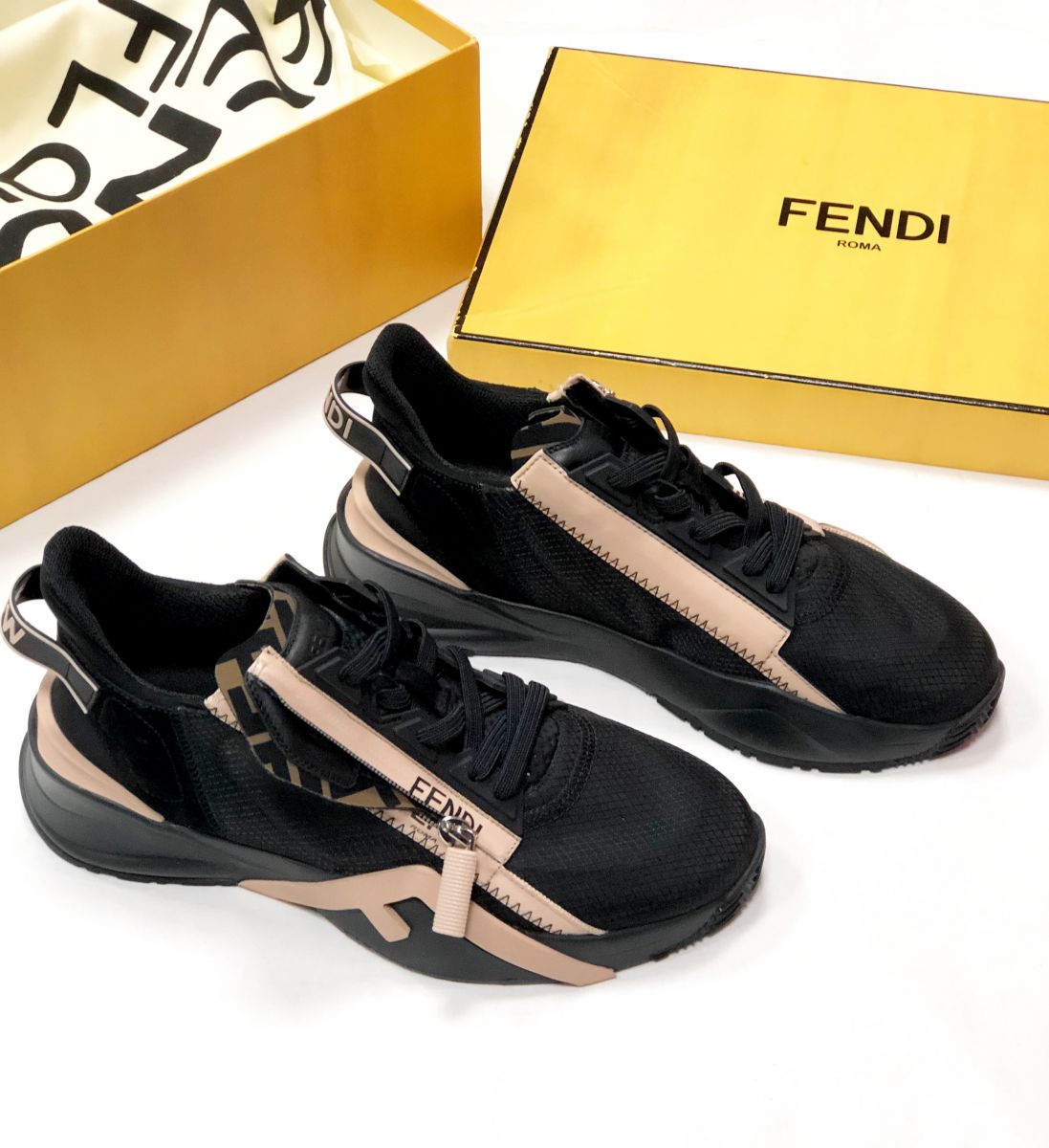 Кроссовки FENDI размер 39 цена 76 925 руб /новые/