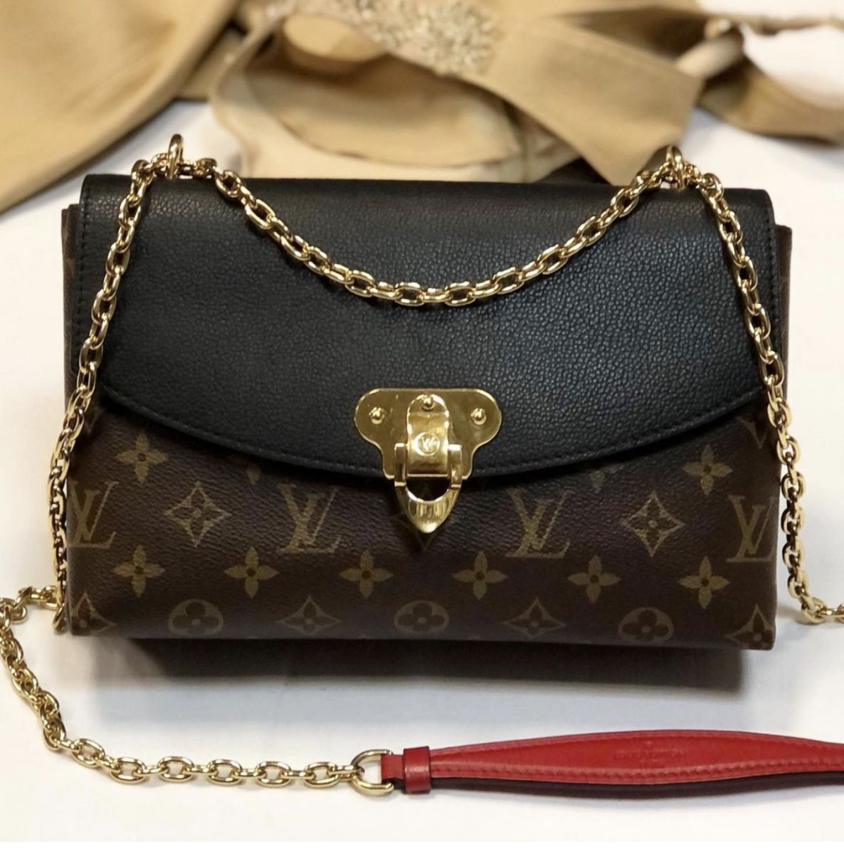 Сумка Louis Vuitton  размер 15/25 цена 76 925 руб