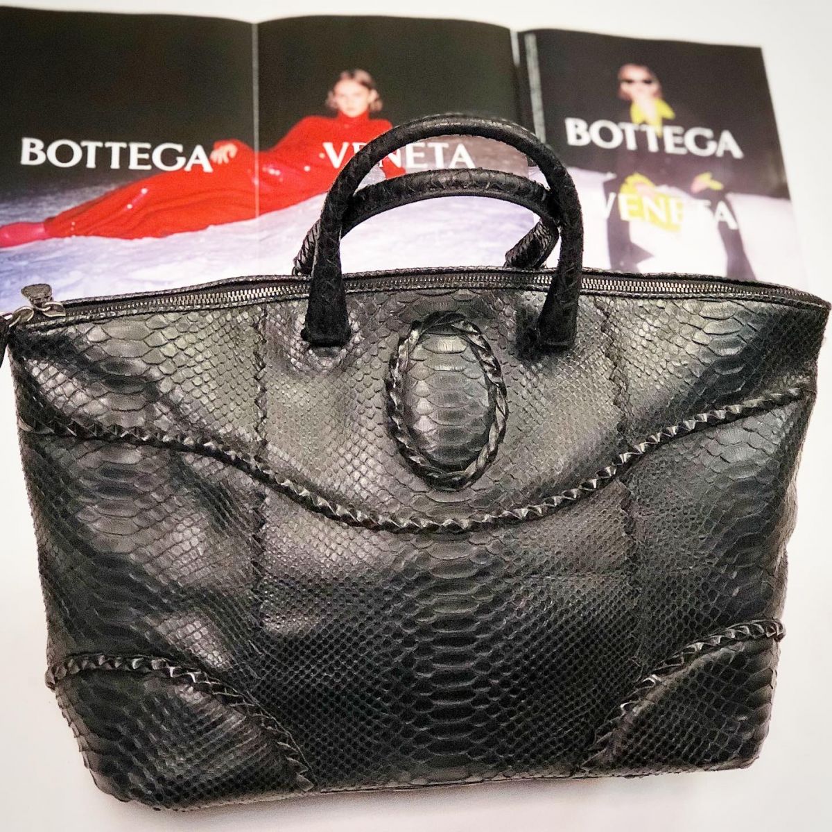 Сумка / питон Bottega Veneta размер 37/27 цена 18 463 руб