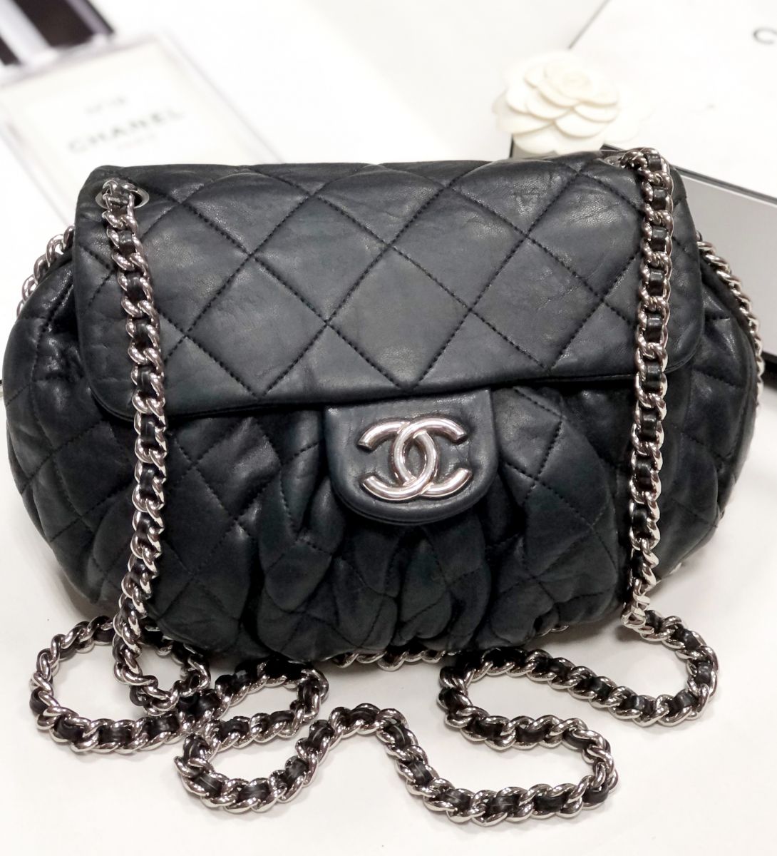 Сумка Chanel размер 30/20 цена 107 695 руб
