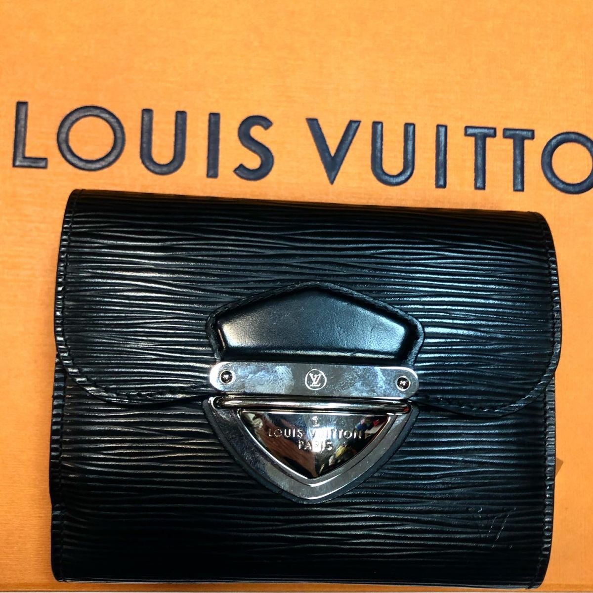 Кошелёк LOUIS VUITTON цена 12  308 руб 